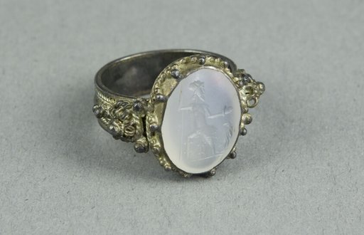 Finger Ring with Intaglio Depicting Zeus