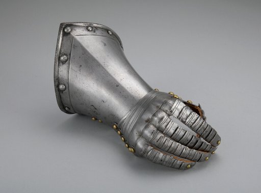 Fingered Gauntlet for the Right Hand