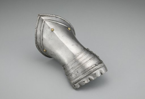 Fingered Gauntlet for the Right Hand