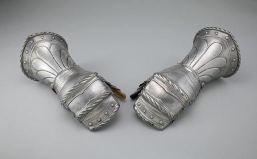 Pair of Mitten Gauntlets