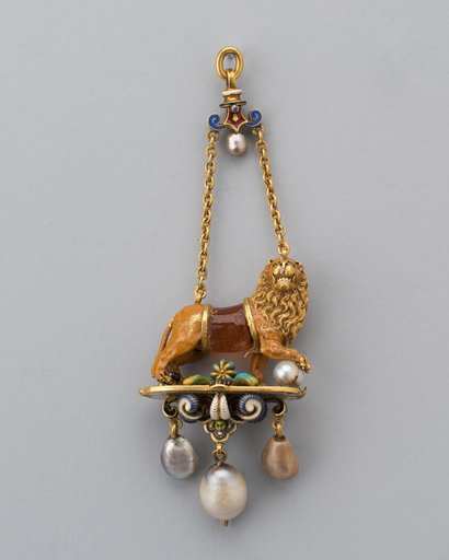 Pendant with a Lion
