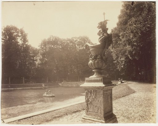 Versailles, Grand Trianon, (Vase en Plomb par Le Lorrain)