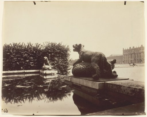 Versailles, Fontaine du Point du Jour, (Tigre Terrassant un Ours par Houzeau)