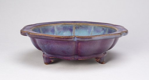 Lobed Basin for Flowerpot