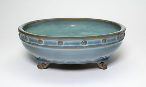 Circular Flowerpot Stand with Three Cloud-Shaped Feet