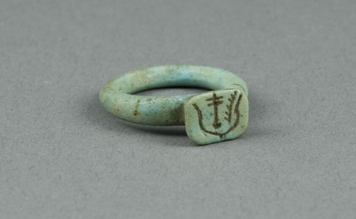 Ring: Bezel inscribed "Happy New Year"