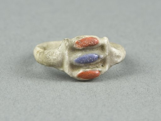 Ring with Inlaid Openwork Bezel