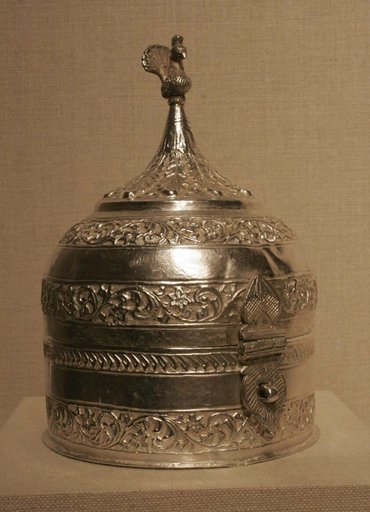 Betel-Leaf Container (Pandan)