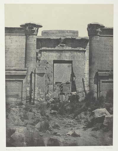 Médinet-Habou, Propylées du Thoutmoseum; Thèbes, plate 47 from the album "Egypte, Nubie, Palestine et Syrie" (1852)