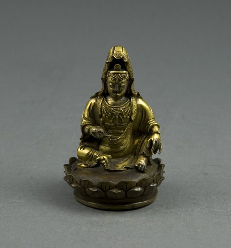 Guanyin (Avalokitesvara) on lotus base