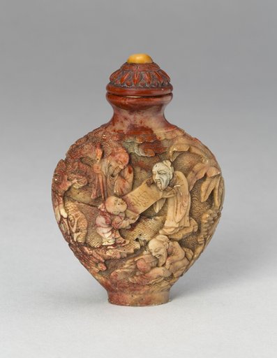 Snuff Bottle with Scholars and Assistants Opening a Scroll