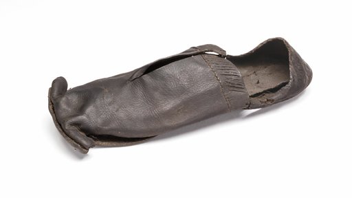 Shoe