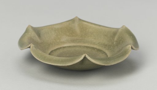 Dish with Inverted Petal-Lobed Rim