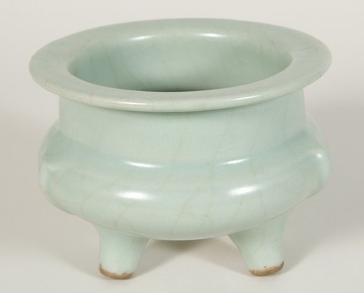 Cylindrical Tripod Censer (Incense Burner) with Cloud-Scroll Feet