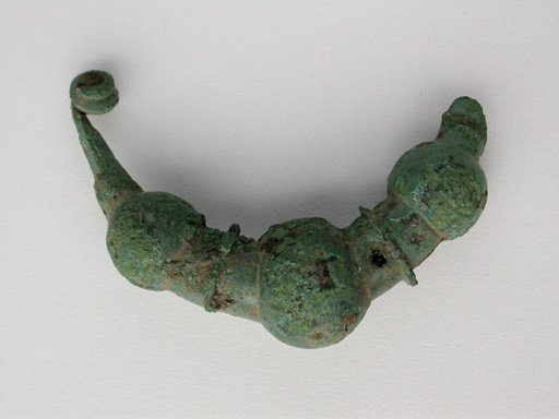 Bow Fibula