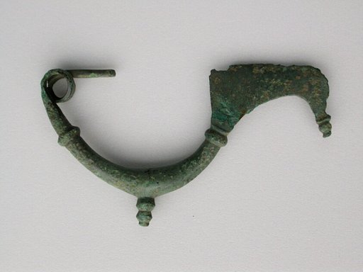 Bow Fibula