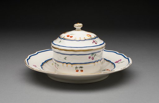 Covered Dish with Attached Stand
