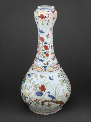 Garlic-Shaped Bottle with Mandarin Ducks and Birds in a Lotus Pond