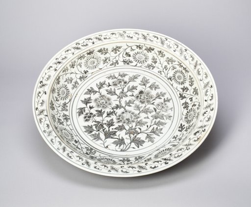 Shallow Dish with Peony Scrolls, Chrysanthemum Spray, and Key-Fret Border; Lotus Petal under RimShallow Dish with Peony Scrolls, Chrysanthemum Spray, and Key-Fret Border; Lotus Petal under RimShallow Dish with Peony Scrolls, Chrysanthemum Spray, and Key-Fret Border; Lotus Petal under Rim