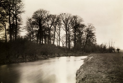 Kelmscott Manot: The Thames Near the Manor