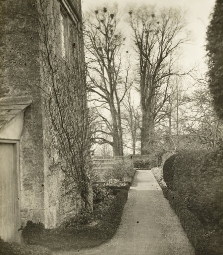 Kelmscott Manor: In the Garden