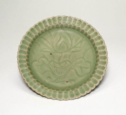 Foliate Dish with Lotus Flower