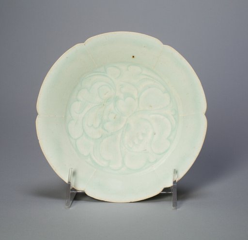 Foliate Bowl with Stylized Peony Spray