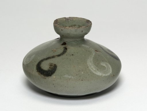 Oil Bottle with Swirl Design