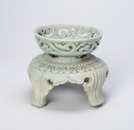 Quatrefoil Plant Stand