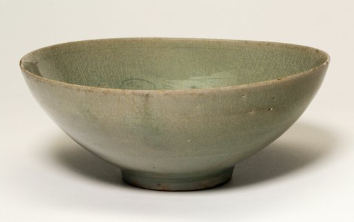 Bowl with Parrot Motif