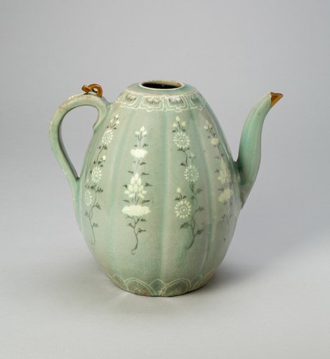 Melon-Shaped Ewer with Chrysanthemum and Peony Motifs