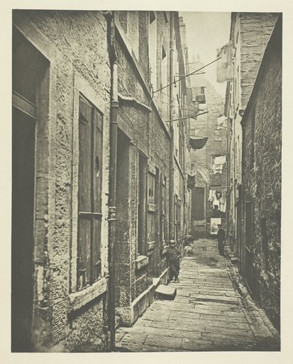 Close No. 65 High Street