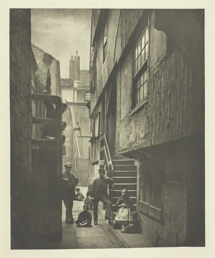 Close No. 28 Saltmarket
