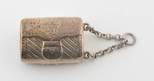 Purse-Shaped Vinaigrette