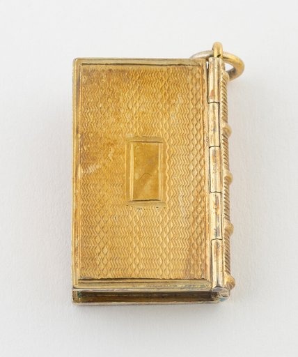 Book-Shaped Vinaigrette