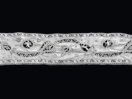 Border (Probably for Table Cloth)