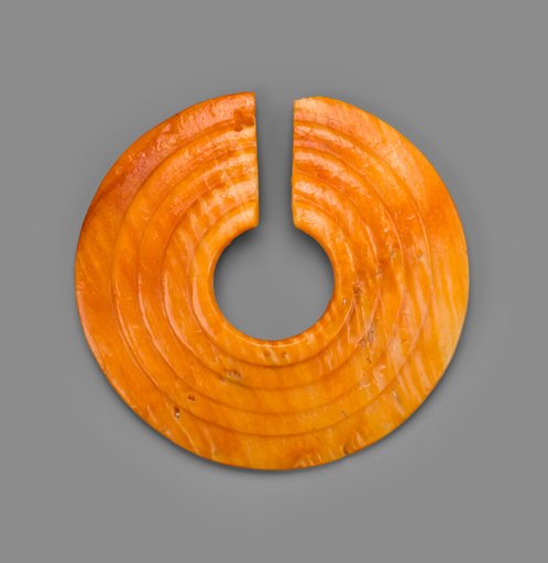 Circular Nose Ornament Incised with Concentric Bands