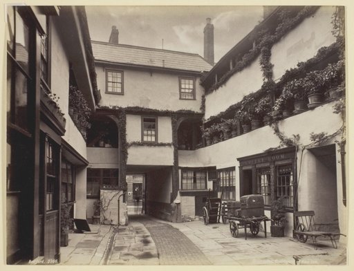 Gloucester, Courtyard of New Inn