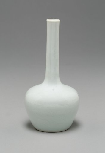 Bottle-Shaped Vase with Dragons