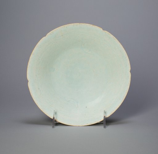 Foliate Bowl with Fish and Waves