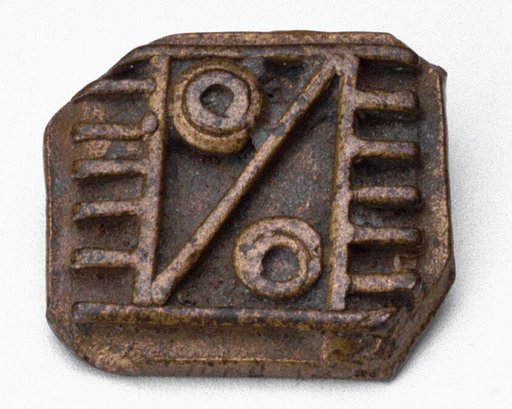 Goldweight with a Geometric Design