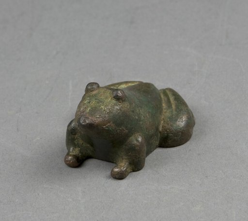 Seated Frog