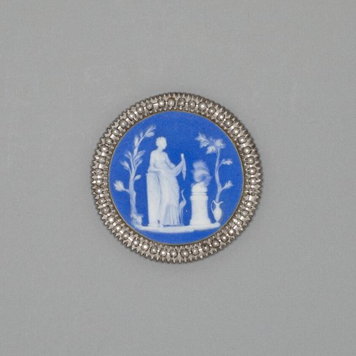 Button with Offering of Victory