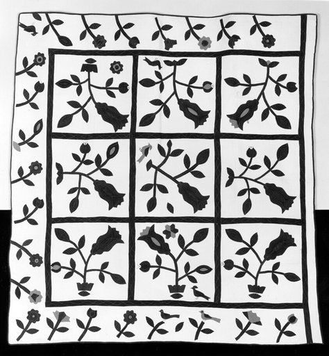 Bedcover (Pumpkin Blossom Quilt)