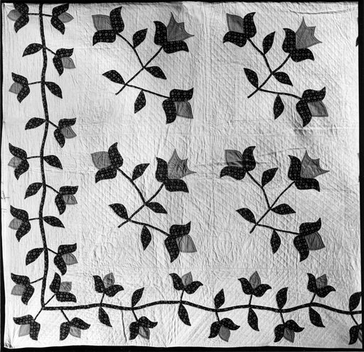 Bedcover (Tulip or Cotton Bolls Quilt)
