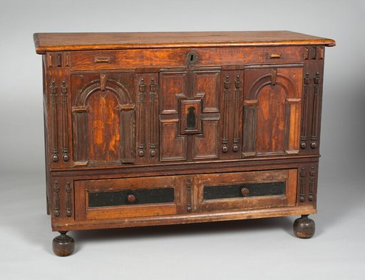 Blanket chest