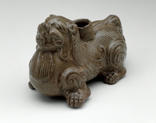 Stand in the Form of a Crouching Lion
