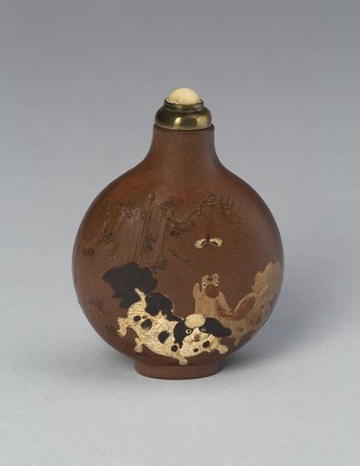 Snuff Bottle with Doves and Pekingese Dogs