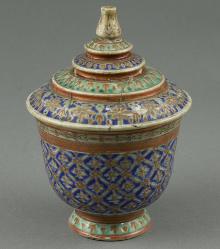 Bencharong (Five-Colored) Ware, Jar with Tiered Cover