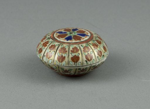 Lai Nam Thong (Gold-Washed) Ware, Miniature Covered Box
